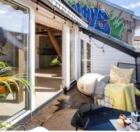 Sentral Loftsleilighet Med Skjermet Balkong *
